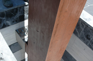 Composites GRP en cruz con acabado en madera