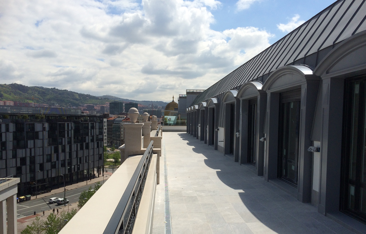 Fachada completa en materiales compuestos GRP, Parkeder en Bilbao