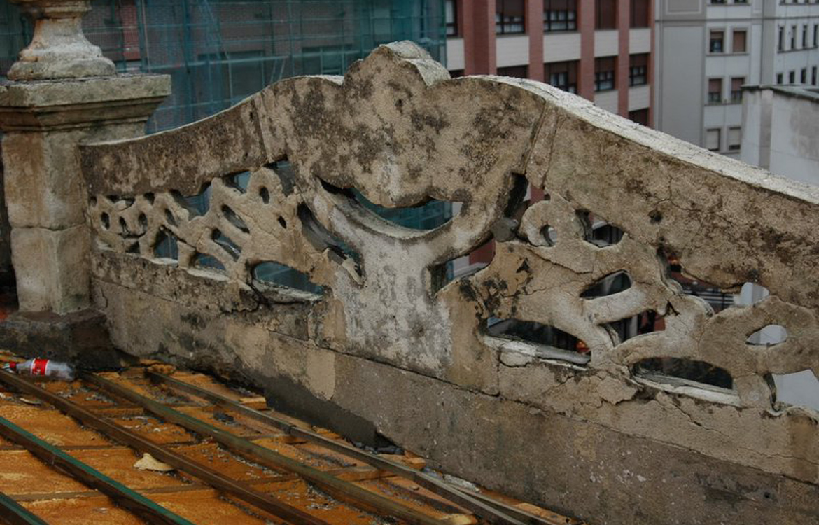 Rehabilitación de antepechos y pináculos en el Antiguo Mercado de Abastos