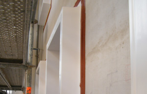 Rehabilitación de fachada con placa ULMA y recercos en Donostia