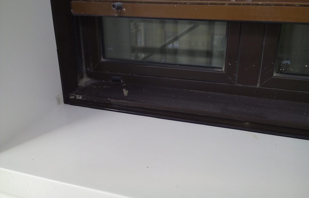 Rehabilitación de fachada con placa ULMA y recercos en Donostia