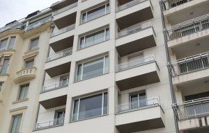 Rehabilitación de fachada con recercos en Donostia - San Sebastián