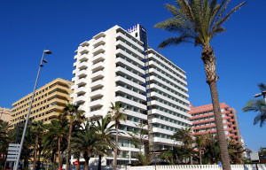 Rehabilitación de fachada en materiales compuestos GRP, Tenerife