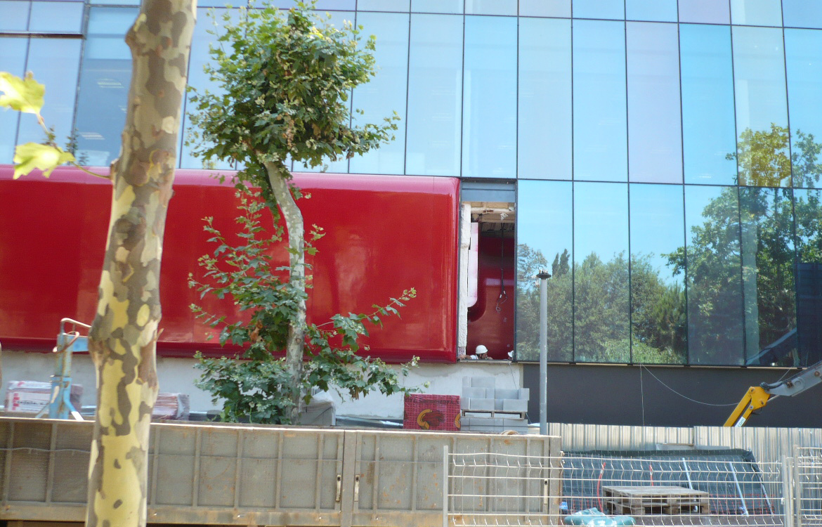 Resinas reforzadas en fachada, sede Endesa Barcelona
