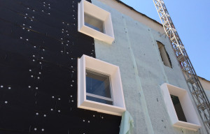 Resolución del recercado en fachada ventilada, Illueca (Zaragoza)